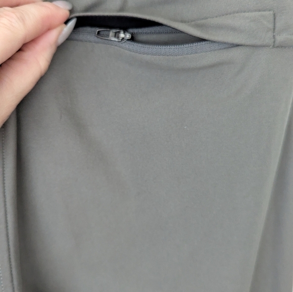 Lululemon ABC joggers *WovenAir in sage grey - Picture 8 of 12